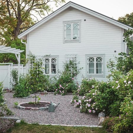 Vallby Cottage Enköping エクステリア 写真