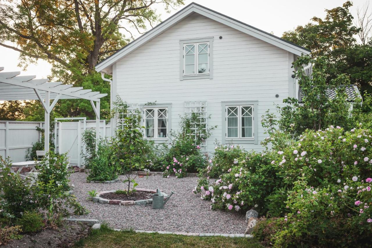 Vallby Cottage Enköping エクステリア 写真